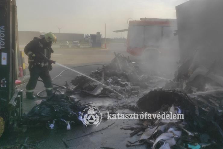 Zárt konténerben keletkezett tűz egy sárvári autóalkatrész-gyártó cég telephelyén